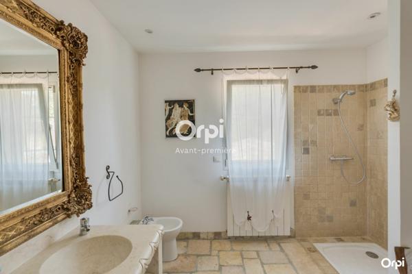 Maison à vendre    10 pièces • 376 m2 Marseille 11