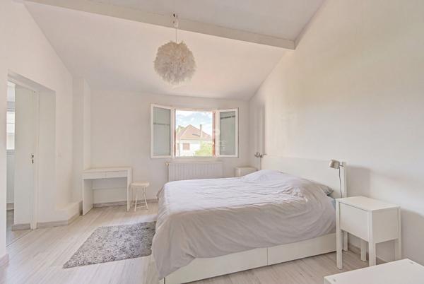 Maison Saint Germain En Laye 5 pièce(s) 124.42 m2 599 000 € **  - Référence  18560