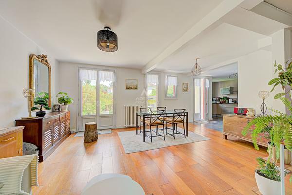 Maison Saint Germain En Laye 5 pièce(s) 124.42 m2 599 000 € **  - Référence  18560