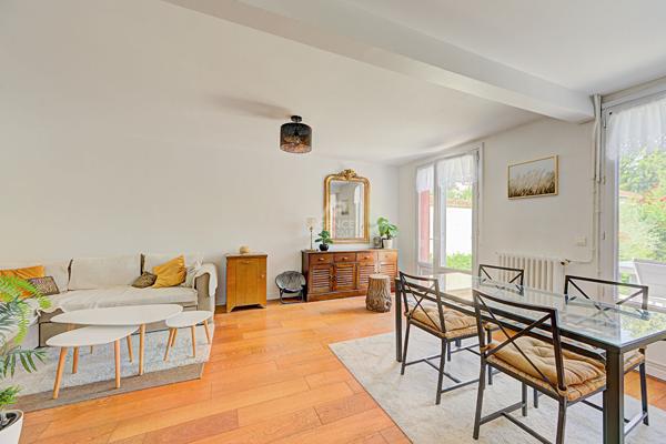 Maison Saint Germain En Laye 5 pièce(s) 124.42 m2 599 000 € **  - Référence  18560
