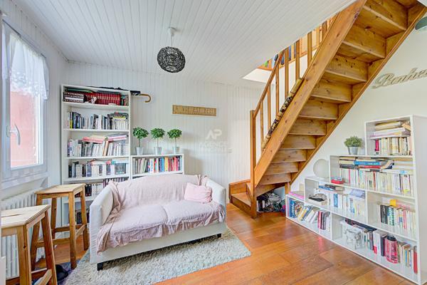 Maison Saint Germain En Laye 5 pièce(s) 124.42 m2 599 000 € **  - Référence  18560