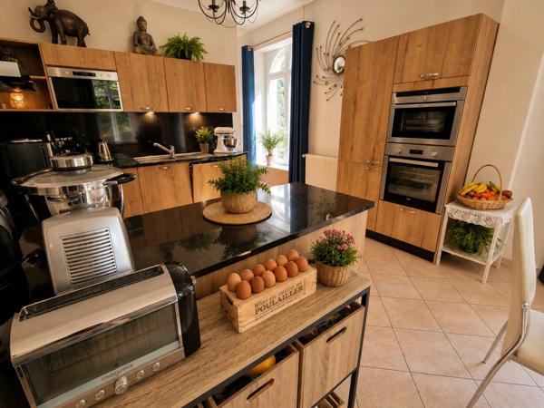 Propriete à vendre 9 pièces MIRECOURT (88) PROPRIÉTÉ D'EXCEPTION avec PISCINE sur TERRAIN clos et arboré de + de 6.500 m2