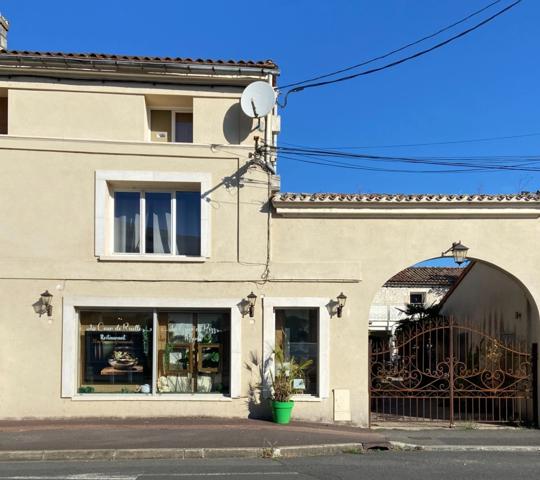 Ruelle sur Touvre. Immeuble 460 m²