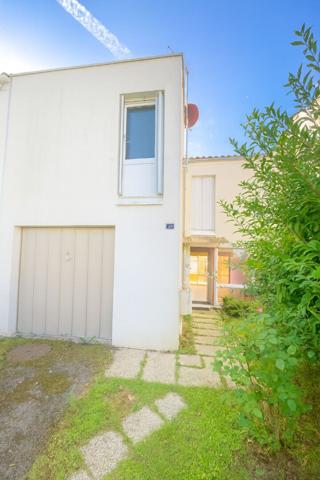 À Vendre, Maison familiale à étage avec jardin, véranda et garage