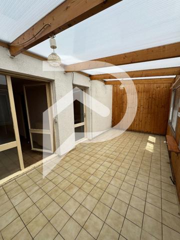 À Vendre, Maison familiale à étage avec jardin, véranda et garage