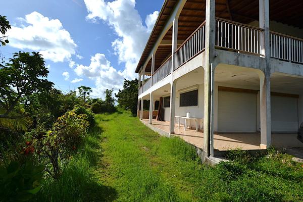 Gosier (97190) Propriété de 28270m2 avec maison à rénover
