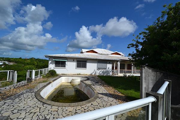 Gosier (97190) Propriété de 28270m2 avec maison à rénover