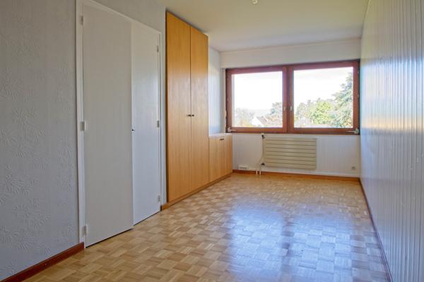 Appartement T4 de 104 m² avec garage au calme