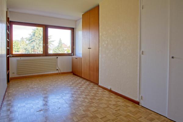 Appartement T4 de 104 m² avec garage au calme