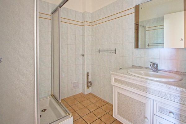 Appartement T4 de 104 m² avec garage au calme