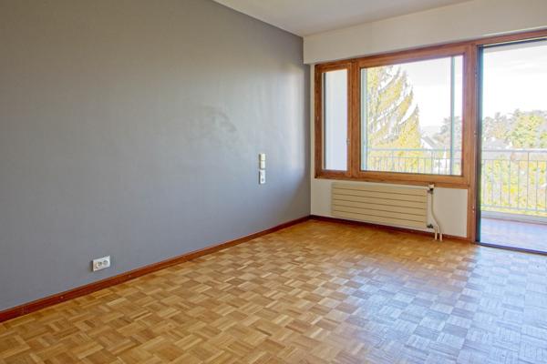 Appartement T4 de 104 m² avec garage au calme