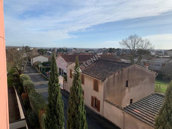Toulouse Rangueil appartement T1 bis meublé de 41.77 m² sans vis à vis à proximité des commodités , 1 place de parking sous sol et balcon