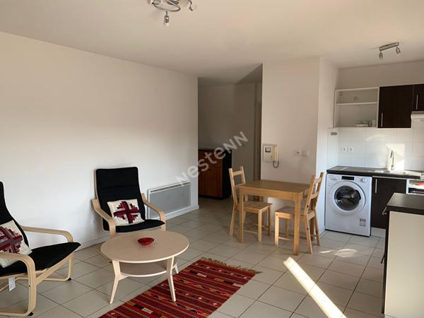 Toulouse Rangueil appartement T1 bis meublé de 41.77 m² sans vis à vis à proximité des commodités , 1 place de parking sous sol et balcon