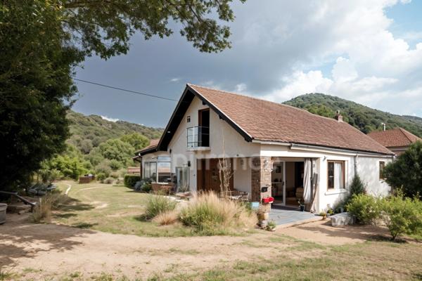 Maison de 155 m2 - spacieuse et confortable sur les rives du Lot à SAINT PARTHEM (12)