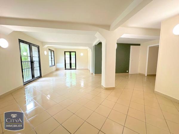 Appartement à louer 3 pièces 86.2m² Chivy-lès-Étouvelles (02000)