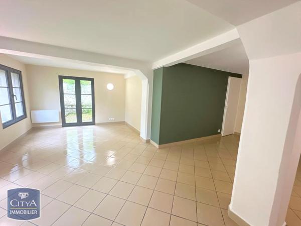 Appartement à louer 3 pièces 86.2m² Chivy-lès-Étouvelles (02000)