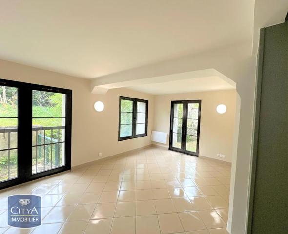 Appartement à louer 3 pièces 86.2m² Chivy-lès-Étouvelles (02000)