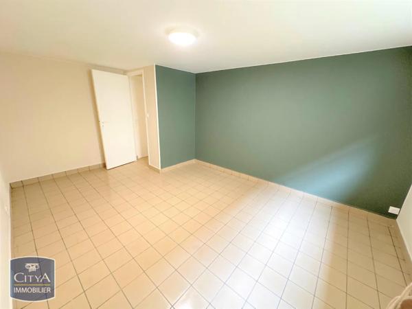 Appartement à louer 3 pièces 86.2m² Chivy-lès-Étouvelles (02000)