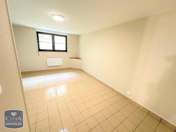 Appartement à louer 3 pièces 86.2m² Chivy-lès-Étouvelles (02000)