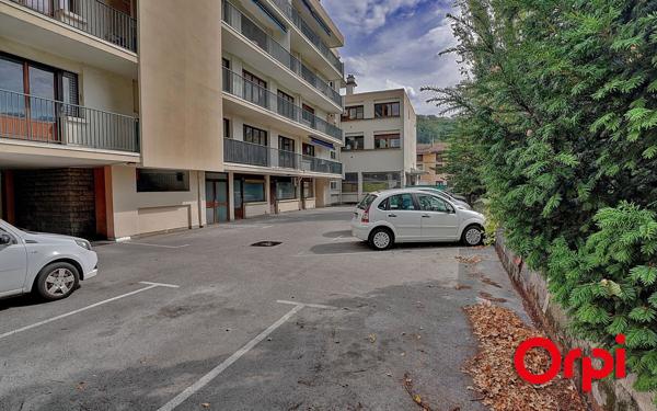 Appartement à vendre    2 pièces •  Bourgoin-Jallieu