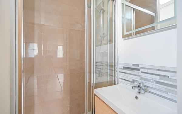 Appartement à vendre    1 pièce • 28,84 m2 Les Lilas