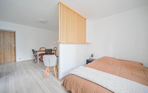 Appartement à vendre    1 pièce • 28,84 m2 Les Lilas