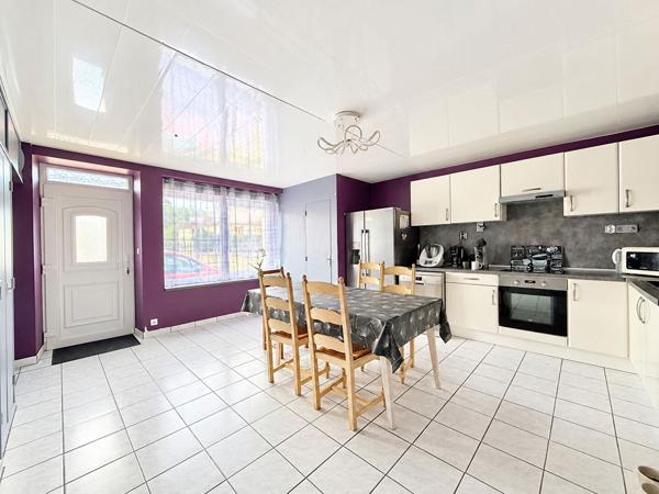 Maison de plus de 119m2- Roches Bettaincourt, 3 chambres, terrain, garage