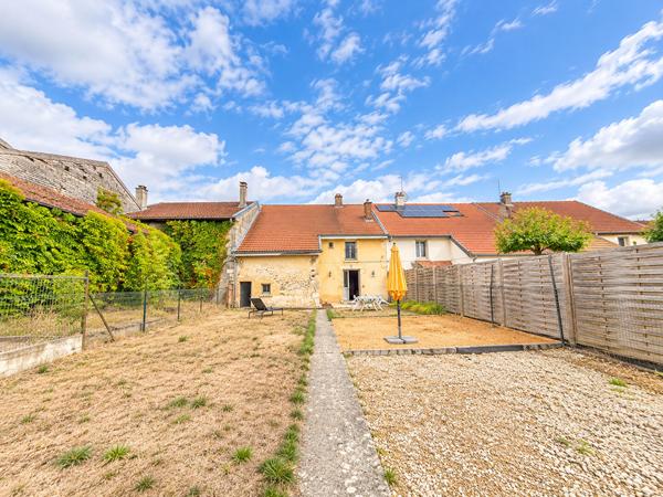 Maison de plus de 119m2- Roches Bettaincourt, 3 chambres, terrain, garage
