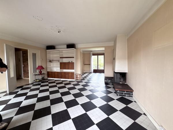 À vendre - Maison individuelle, 6 pièces située à Athis-Mons (91200)