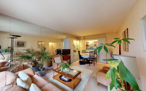 Appartement à vendre    2 pièces • 62,52 m2 Paris 16