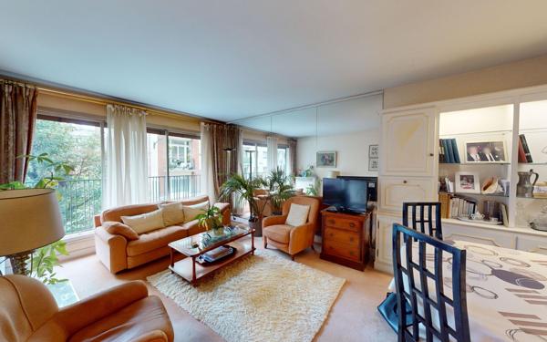 Appartement à vendre    2 pièces • 62,52 m2 Paris 16