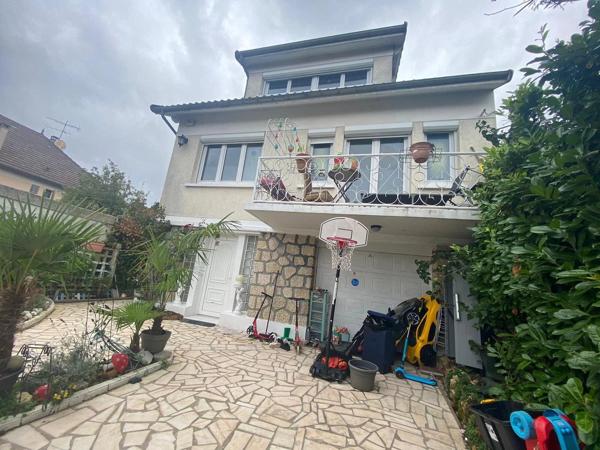 Vente                                                      Maison
                        
                     6 pièces                      155 m2                     à Ormesson-sur-Marne