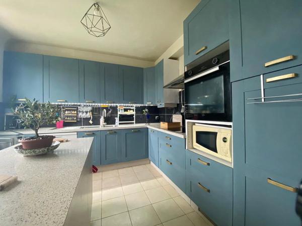 Vente                                                      Maison
                        
                     6 pièces                      155 m2                     à Ormesson-sur-Marne