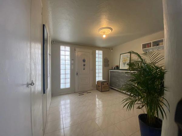 Vente                                                      Maison
                        
                     6 pièces                      155 m2                     à Ormesson-sur-Marne