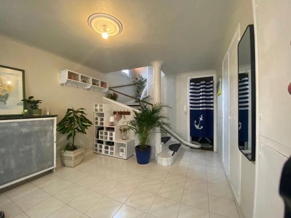Vente                                                      Maison
                        
                     6 pièces                      155 m2                     à Ormesson-sur-Marne