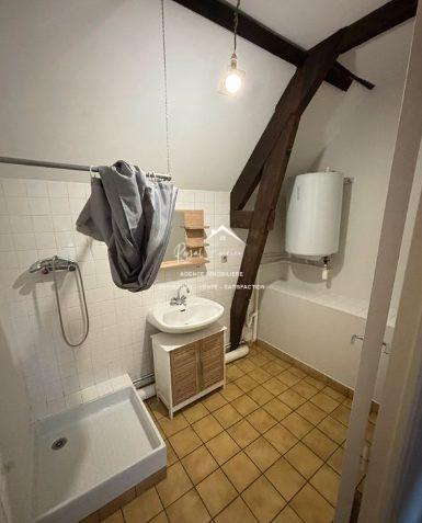 Bien situé, dans un quartier recherché, proche de la gare