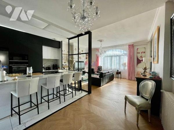 Maison centre ville de type Perrosienne.
En très bon état ayant bénéficiée d'une rénovation en...