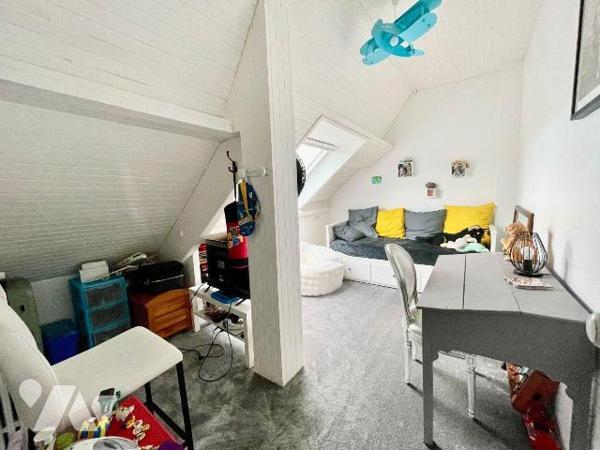 Maison centre ville de type Perrosienne.
En très bon état ayant bénéficiée d'une rénovation en...