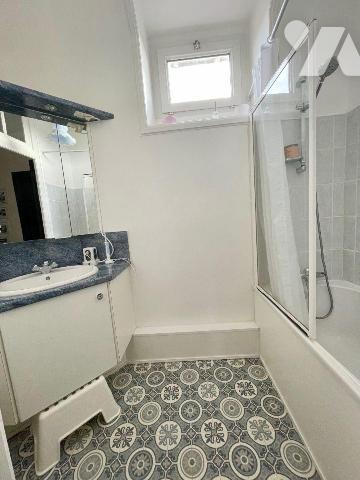 Maison centre ville de type Perrosienne.
En très bon état ayant bénéficiée d'une rénovation en...