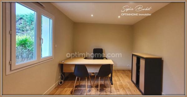 GUJAN MESTRAS Centre Ville - bureau 15.5m² libre à louer meublé - toute activité possible