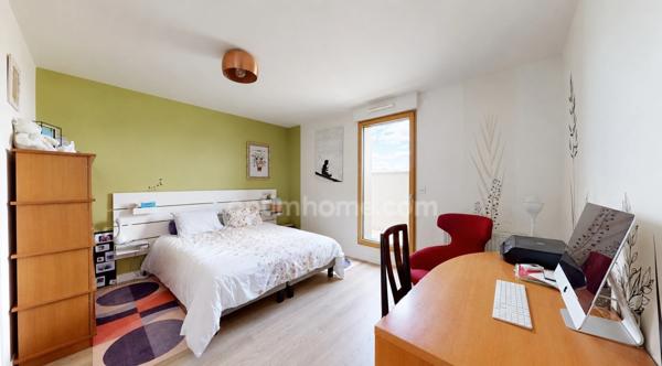 AUBERVILLIERS (93) - FRONT POPULAIRE - 5 PIECES - 3 CHAMBRES - 110M2 - BEAUX VOLUMES - LUMINEUX - ETAGE ELEVE - VUE DEGAGEE - TERRASSE - BALCON - LIGNE 12 - CAVE - PARKING -