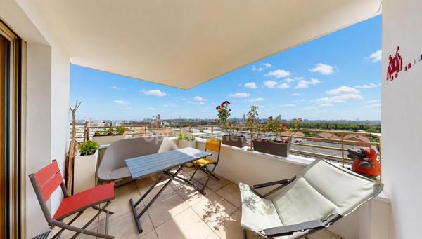 AUBERVILLIERS (93) - FRONT POPULAIRE - 5 PIECES - 3 CHAMBRES - 110M2 - BEAUX VOLUMES - LUMINEUX - ETAGE ELEVE - VUE DEGAGEE - TERRASSE - BALCON - LIGNE 12 - CAVE - PARKING -