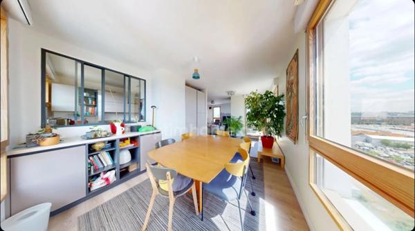 AUBERVILLIERS (93) - FRONT POPULAIRE - 5 PIECES - 3 CHAMBRES - 110M2 - BEAUX VOLUMES - LUMINEUX - ETAGE ELEVE - VUE DEGAGEE - TERRASSE - BALCON - LIGNE 12 - CAVE - PARKING -