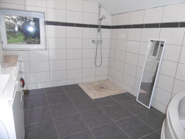 fermette dans hameau isolé . 112 m2 3 ch. terrain de 2500 m2