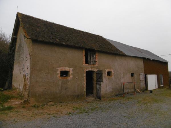 fermette dans hameau isolé . 112 m2 3 ch. terrain de 2500 m2