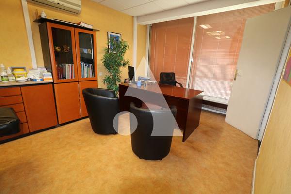 Bureaux 102.2 m2