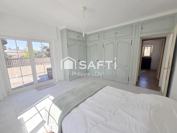 ATTIQUE 115m² + terrasse 97m², hyper-centre / gare