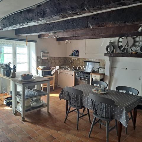 Maison 4 pièce(s) 2 chambre(s) 136 m²