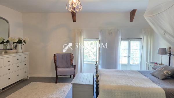 Maison 4 pièce(s) 2 chambre(s) 136 m²