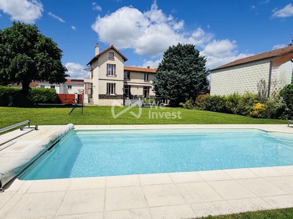 Villa de charme avec piscine, dépendance et jardin.